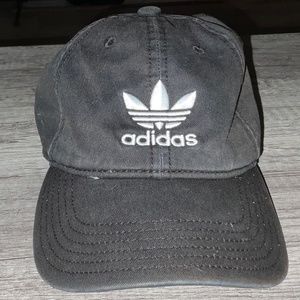 Adidas Black Baseball Cap - Essential 100% Cotton Hat with Iconic Three Stripes